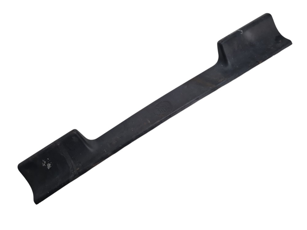 Moldura central parabrisa Volvo VM 2021 2022 5010301659 2