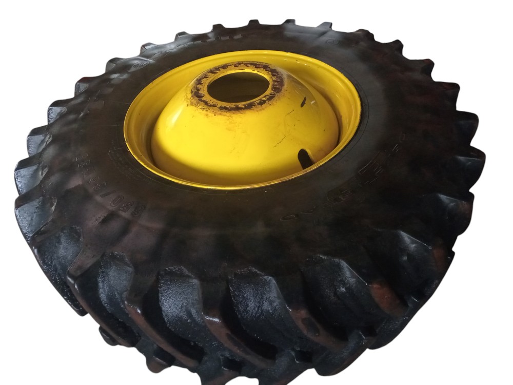 Roda 20 Furos Com Pneu Deep Tread 650 85 Aro 38 Jhon Deere Amarelo 2