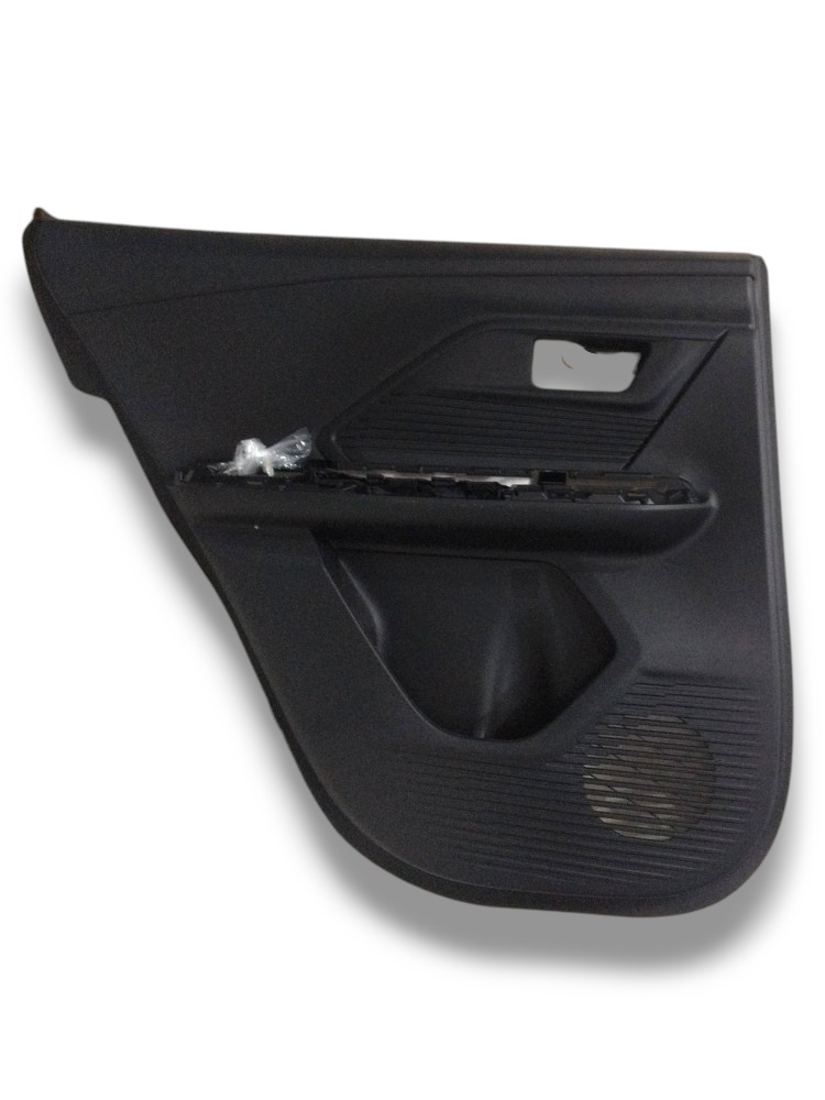 Forro de porta traseira esquerda do Toyota Yaris Cross 2026