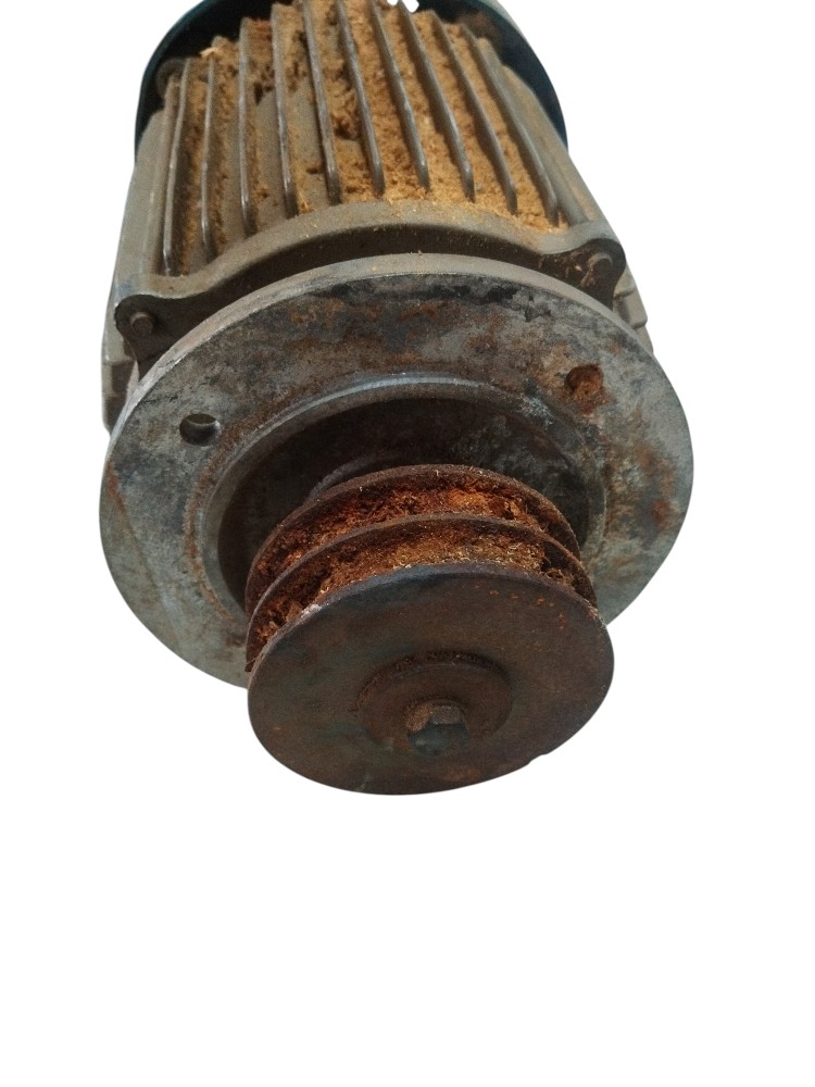 Motor blindado trifásico Lafert D1447 2.2 Cv com detalhe 6