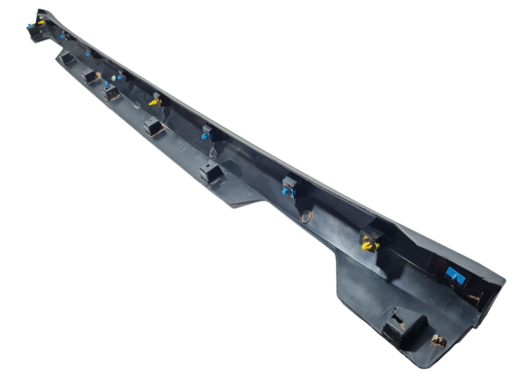 Spoiler lateral direito Chevrolet Tracker 2022 26227795 LD 4