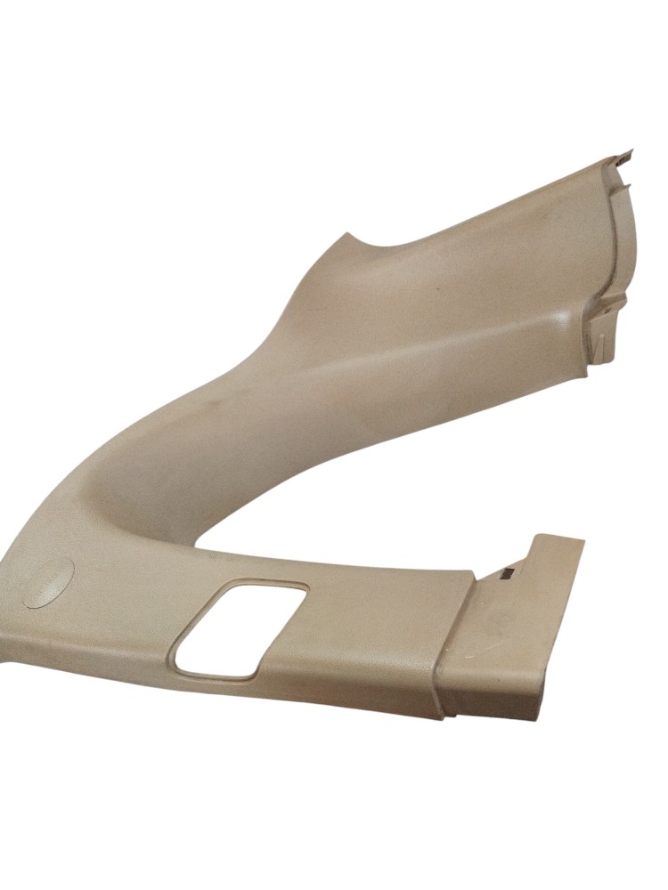 Moldura d coluna traseira do Chevrolet Captiva 2009 caramelo 4