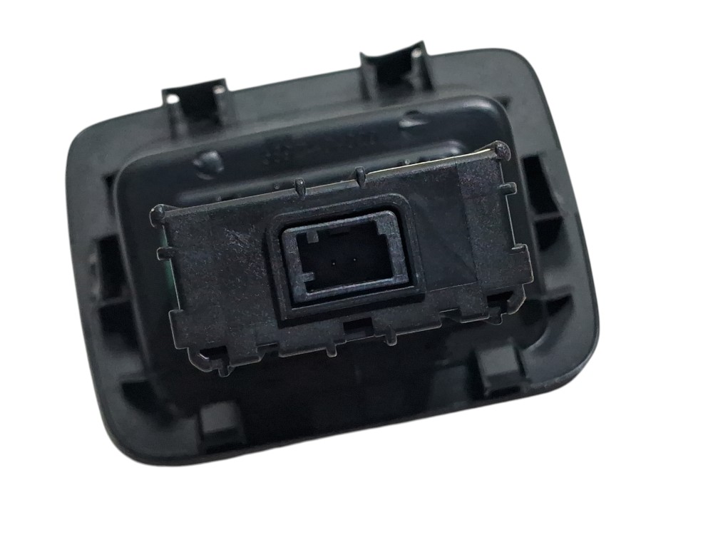 Moldura e tomada USB Toyota Corolla Cross 2022 58924-0A020 4