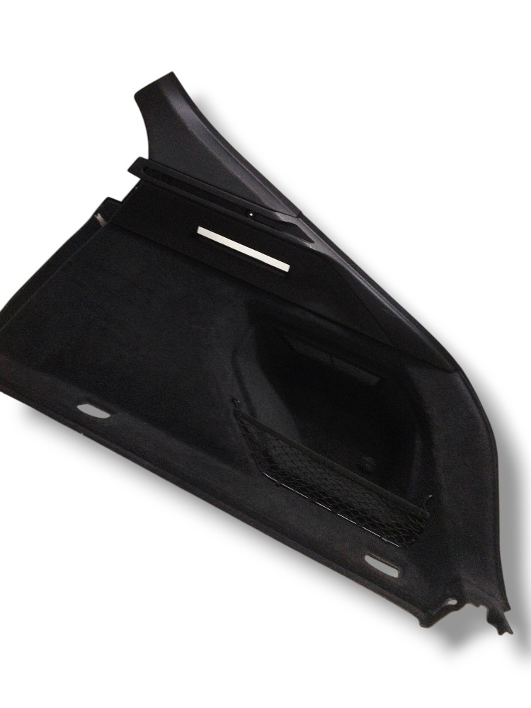Acabamento forro porta malas traseiro Audi Etron 22 ORIGINAL 1