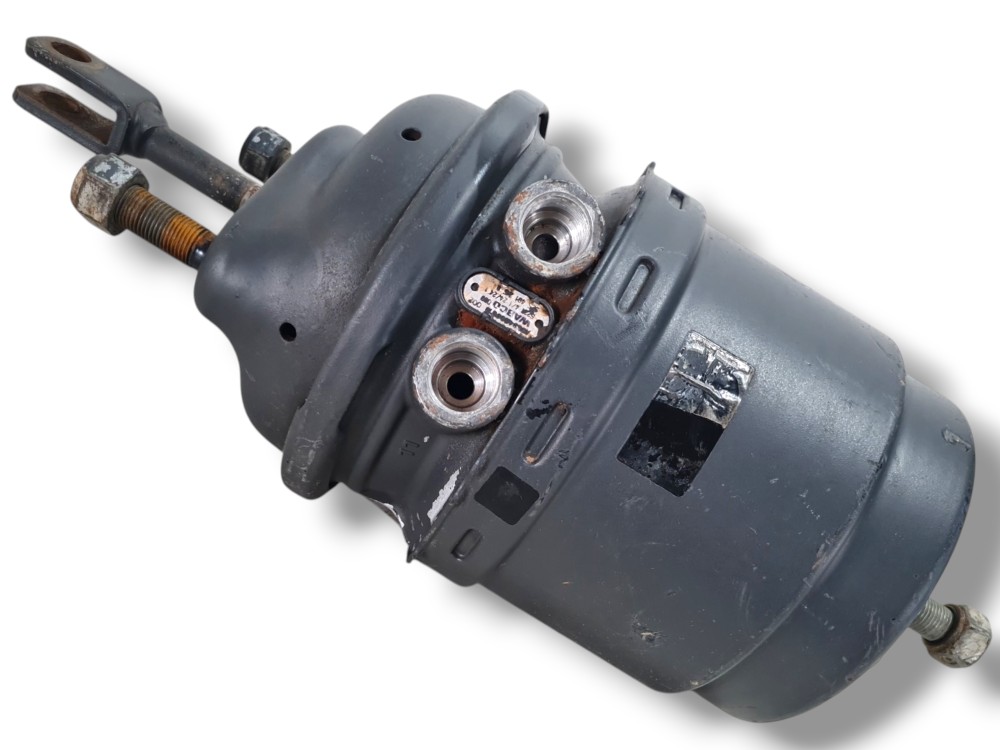 cilindro de freio combinado MB 2651 2022 DETALHE A9584206018