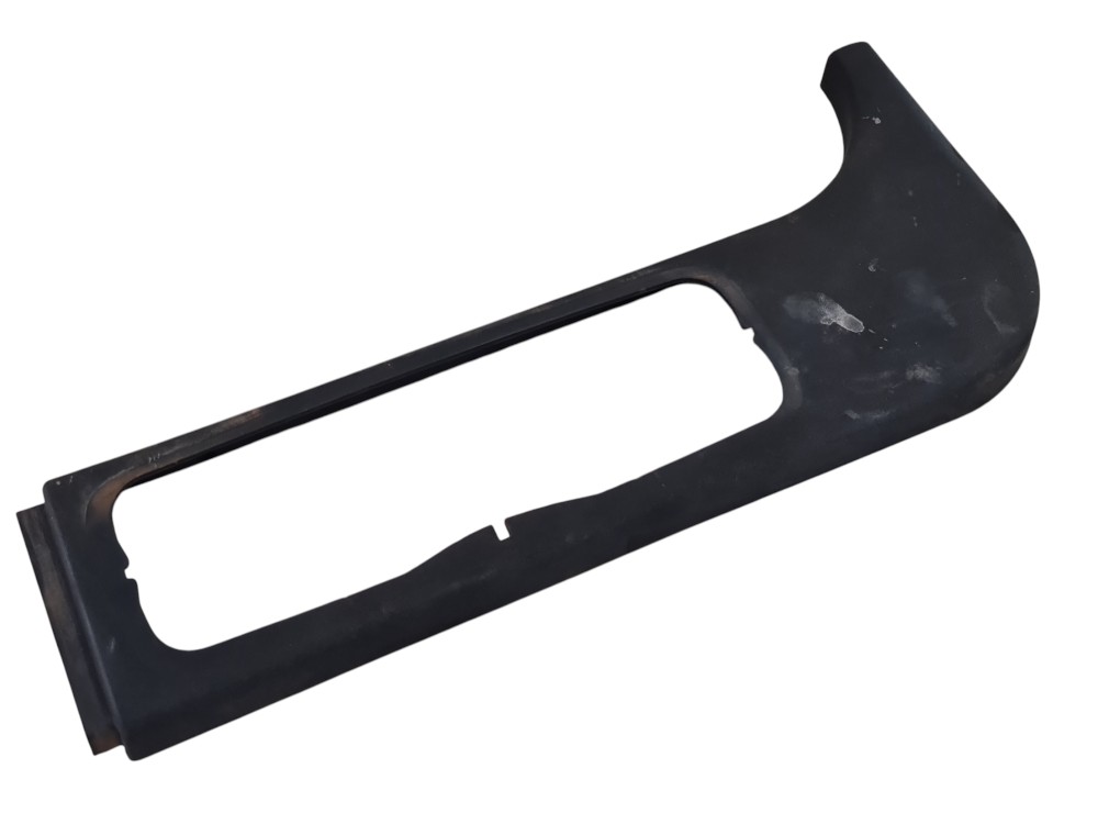 Acabamento superior braço retrovisor BVOLVO VM 330 2021 6