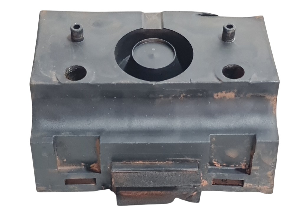 Suporte fixação parabrisa Volvo VM 330 2021 2022 5010353399 3
