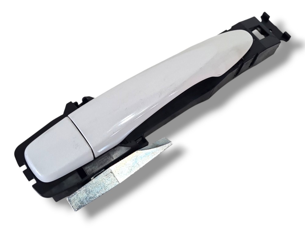 Maçaneta externa traseira esquerda Nissan Kicks 2023 2024 1