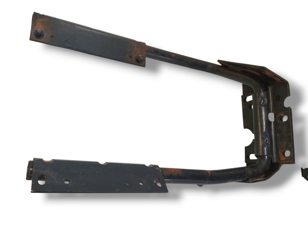 Suporte Paralama Diantei. Esquerdo Volvo Vm330 2021 22813617 6