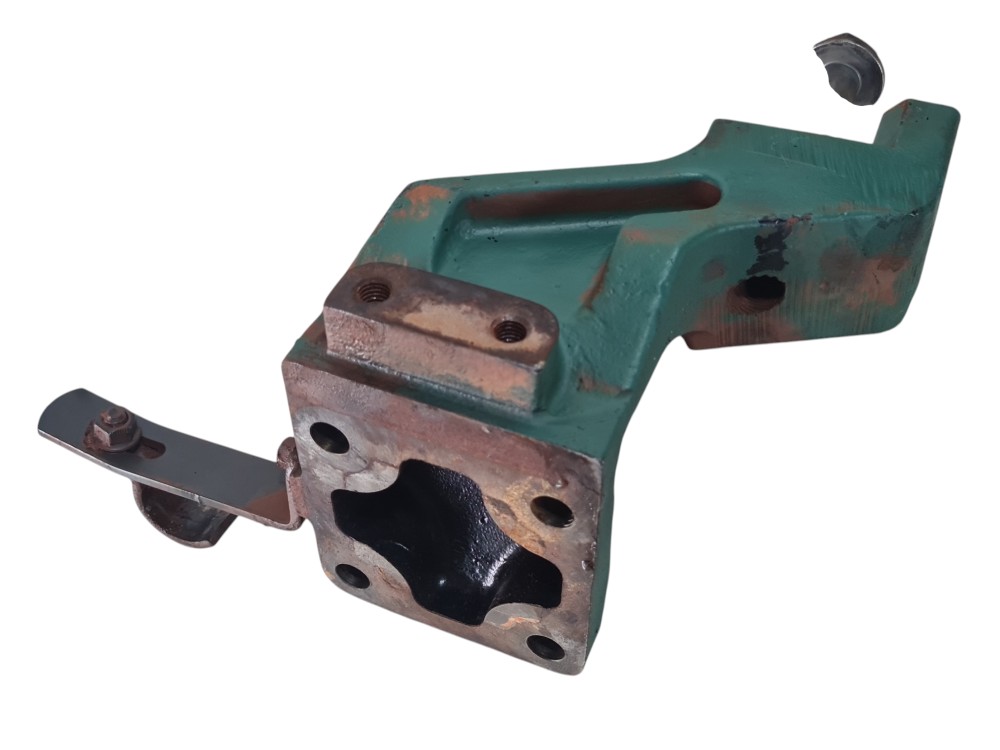 Suporte traseiro direito motor Volvo VM 330 2021 2022 6
