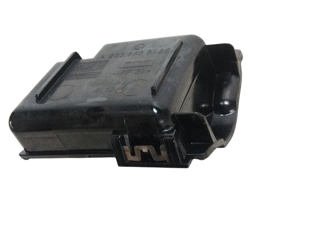 Porta treco Mercedes ClasseC C230 2002 2003 A2036800130 6