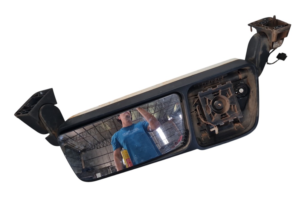 Retrovisor esquerdo Mercedes Actros 2651 2022 DETALHE 3
