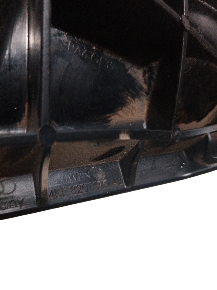 Suporte do compressor de ar condicionado Audi Etron 2022 6