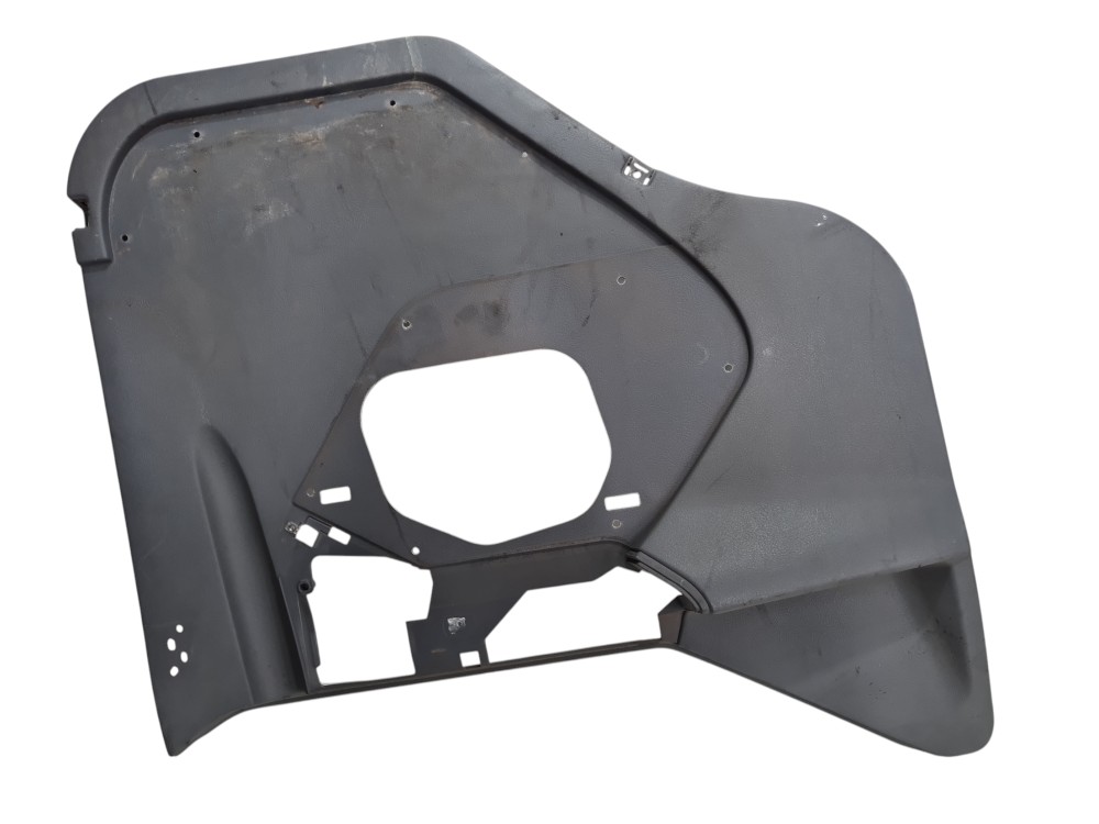 Acabamento forro porta esquerda Volvo VM 330 2021 2022 2