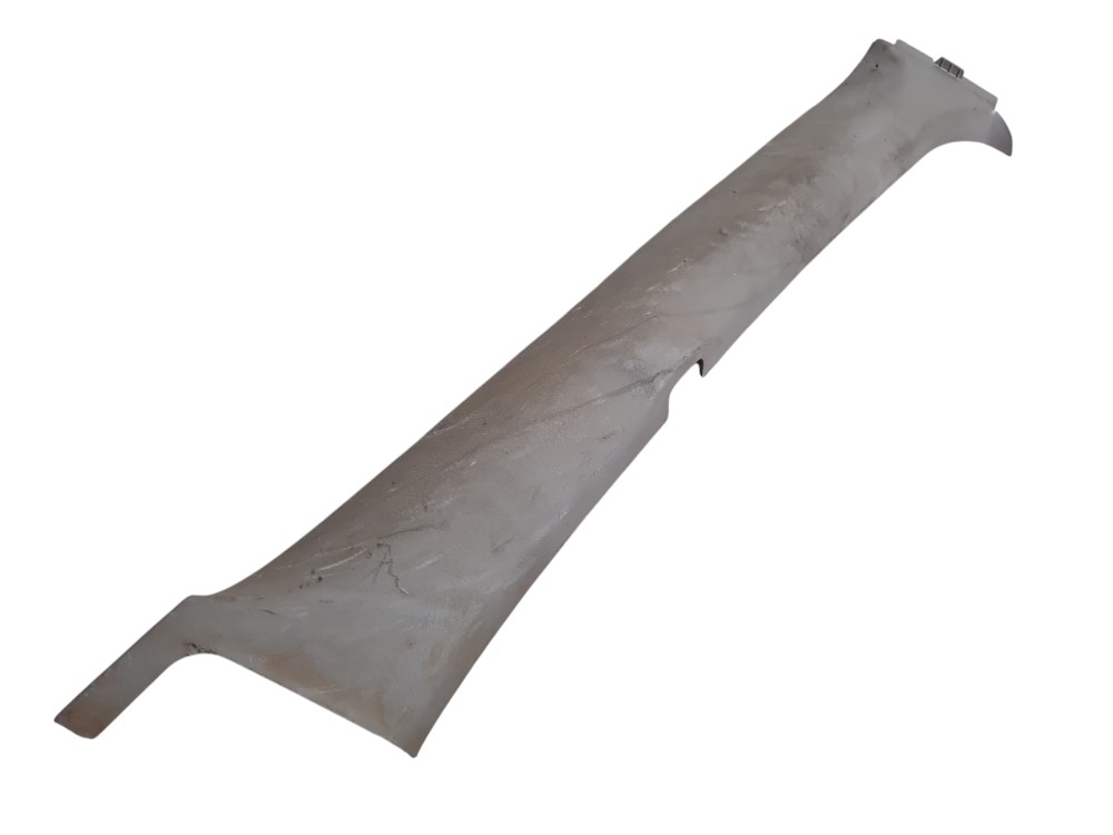 Moldura interna coluna parabrisa Volvo VM 330 2021 2022 6