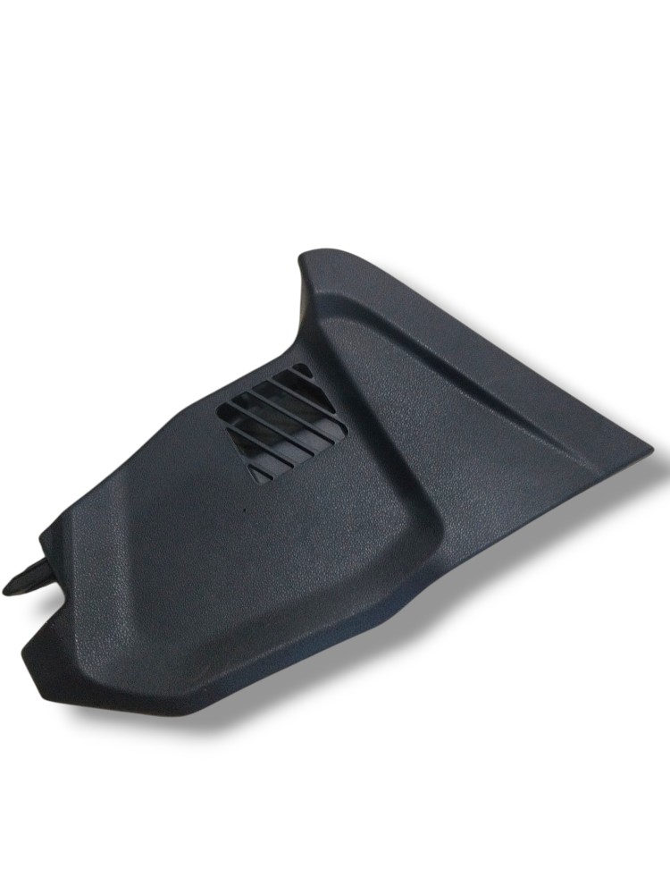 Moldura lateral direita painel Toyota Yaris Cross XRX 2026