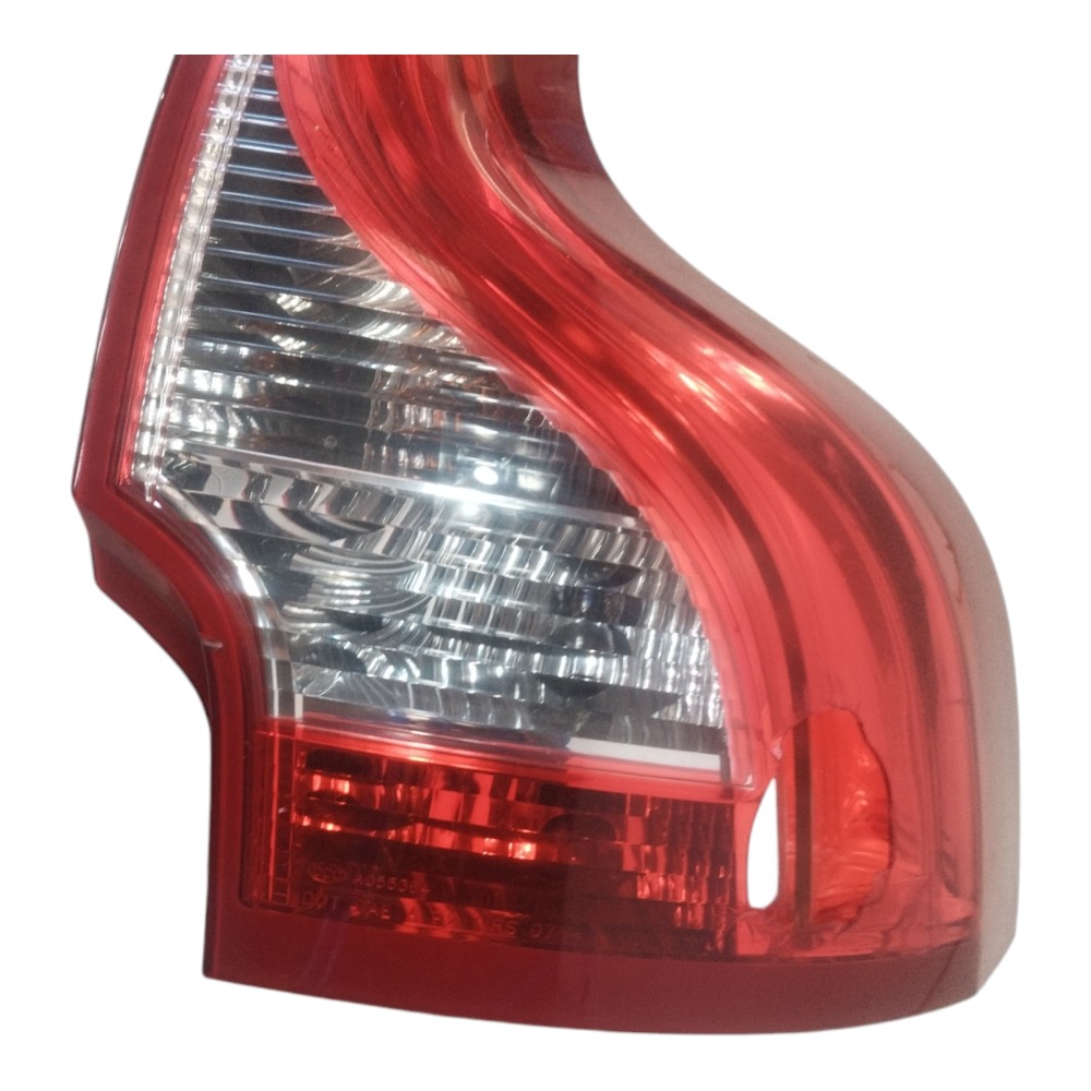 Lanterna Traseira Direita Volvo Xc60 T5 2015  Detalhe Direito/passageiro 4