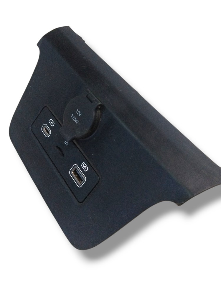 Tomada Usb Traseira com moldura Byd Dolphin Mini 2024 2025