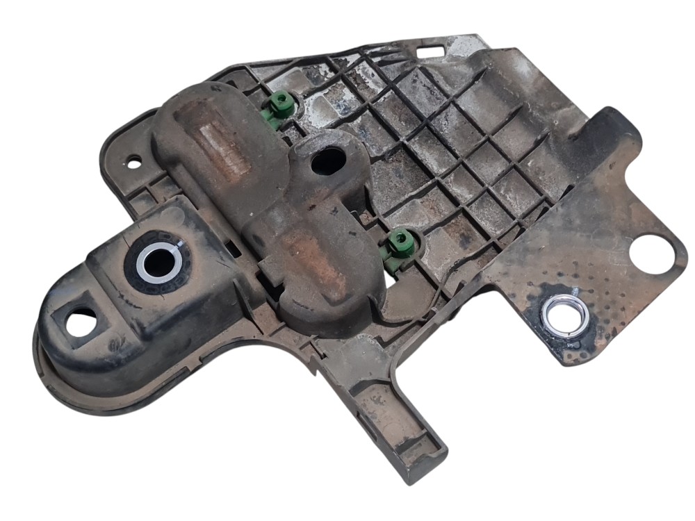 Escudo respingos assoalho Volvo XC40 2020 32226494 4