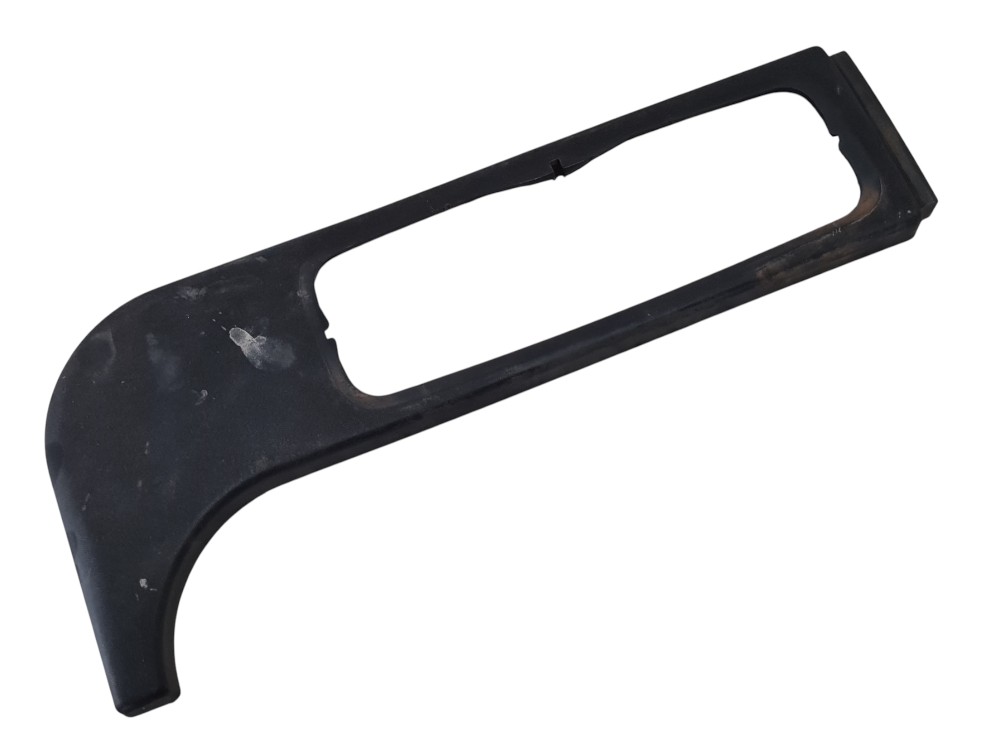 Acabamento superior braço retrovisor BVOLVO VM 330 2021 3