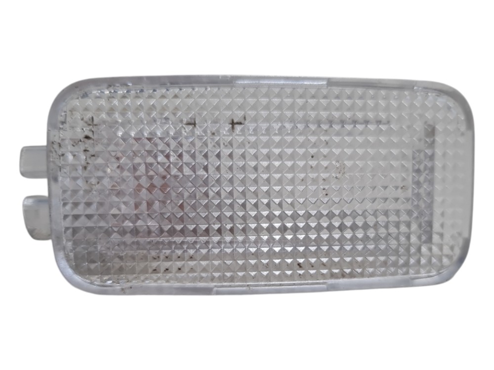 Luz cortesia porta malas Toyota Corolla Cross ano 2025 2026