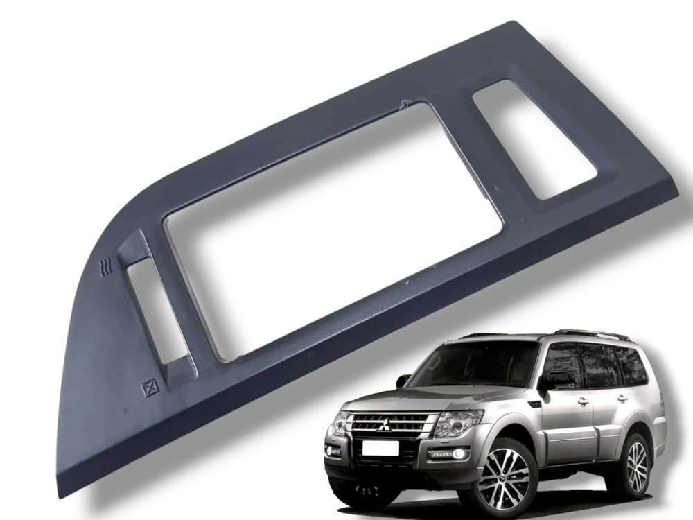 Moldura Central Difusor Esquerdo Mitsubish Pajero 2008 2017 1