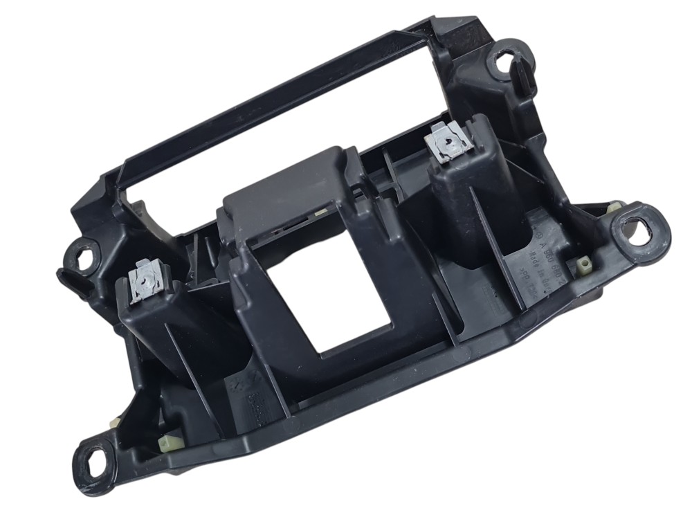 Suporte Painel A9606802454 Mercedes Actros 2651 2022 2