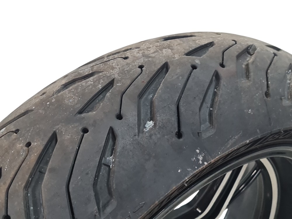 Roda traseira BMW RT 1250 2019 C Pneu ROAD 6 180/55 DETALHE 3