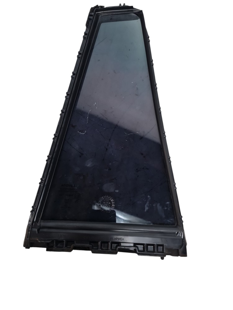 Vidro fixo traseiro porta esq. Toyota Corolla Cross ano 2022