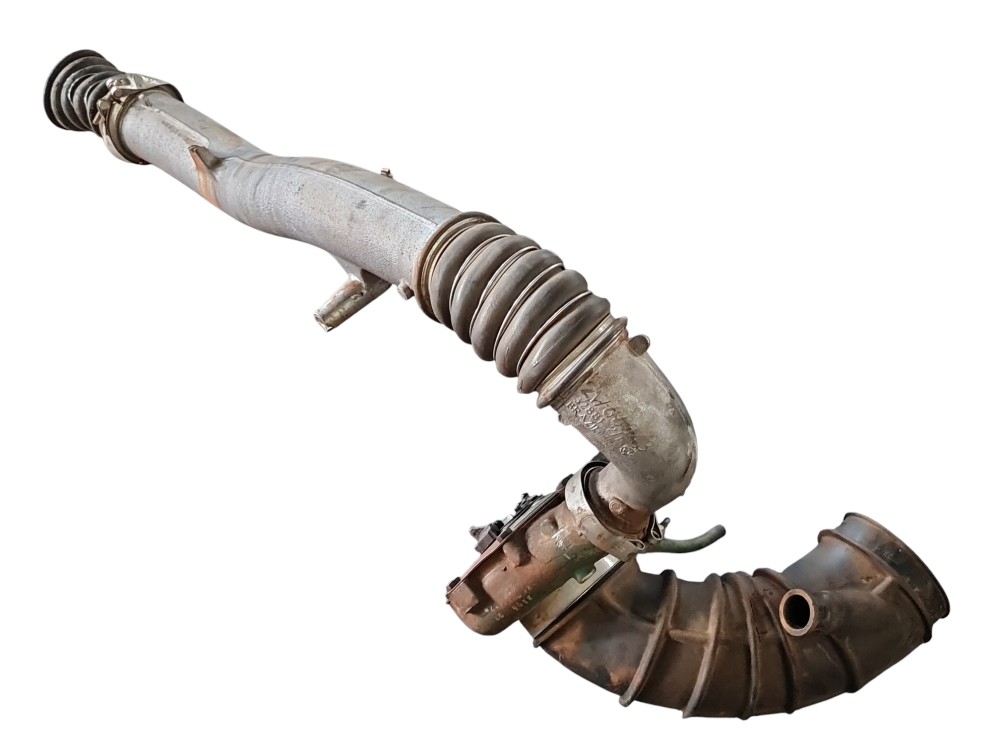 Meia turbina Curva saida turbina Volvo VM 330 2021 2022 4