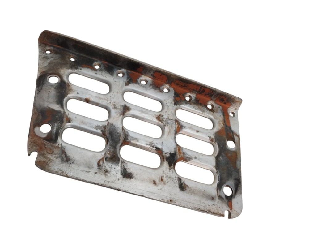 Chapa Pisante Estribo Da Direita Volvo 2021 20360789 3