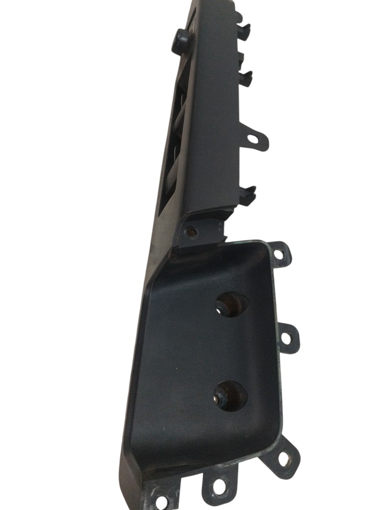 Moldura de botao vidro elétrico Chevrolet Captiva detalhes 3