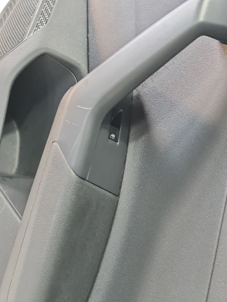 Forro Porta Traseira Direita Vw Polo 2024 6ea868010 Original 2