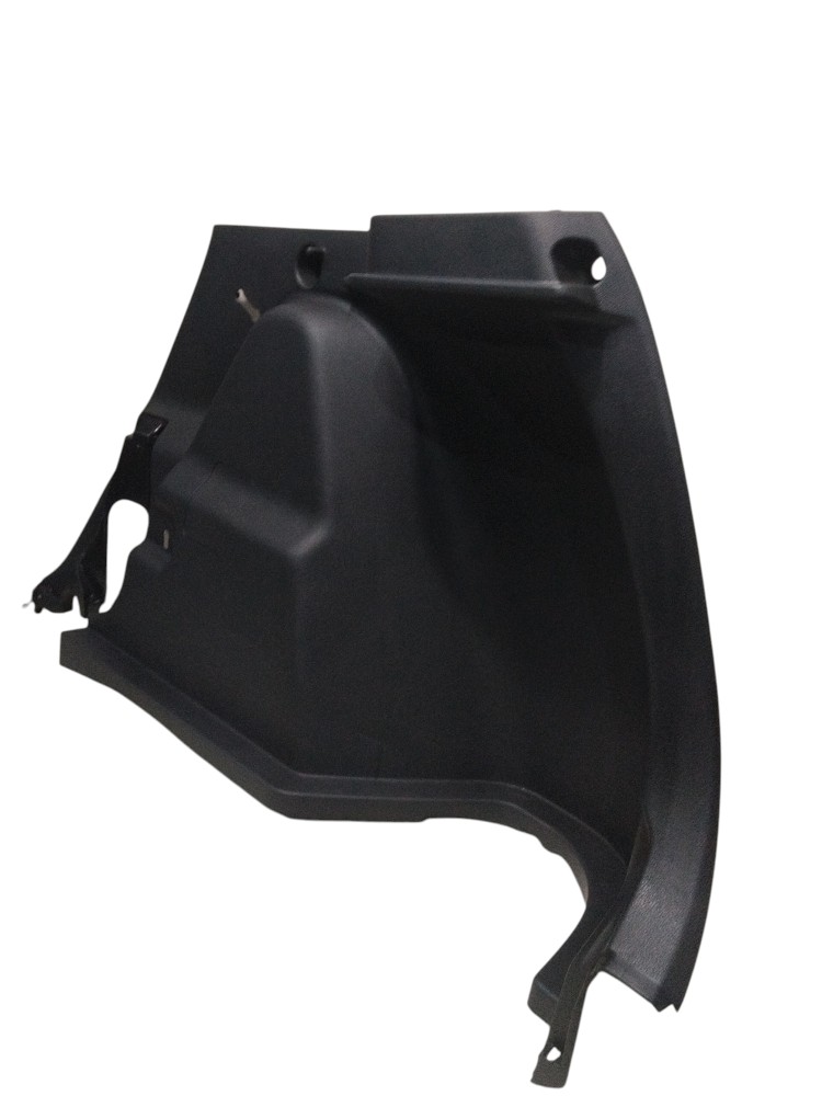 Forro lateral direito porta malas Toyota Yaris Cross 2026 7