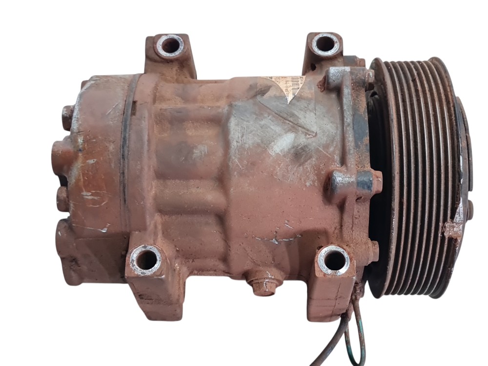 Compressor ar condicionado Mercedes Actros 2651 2022 DETALHE 2