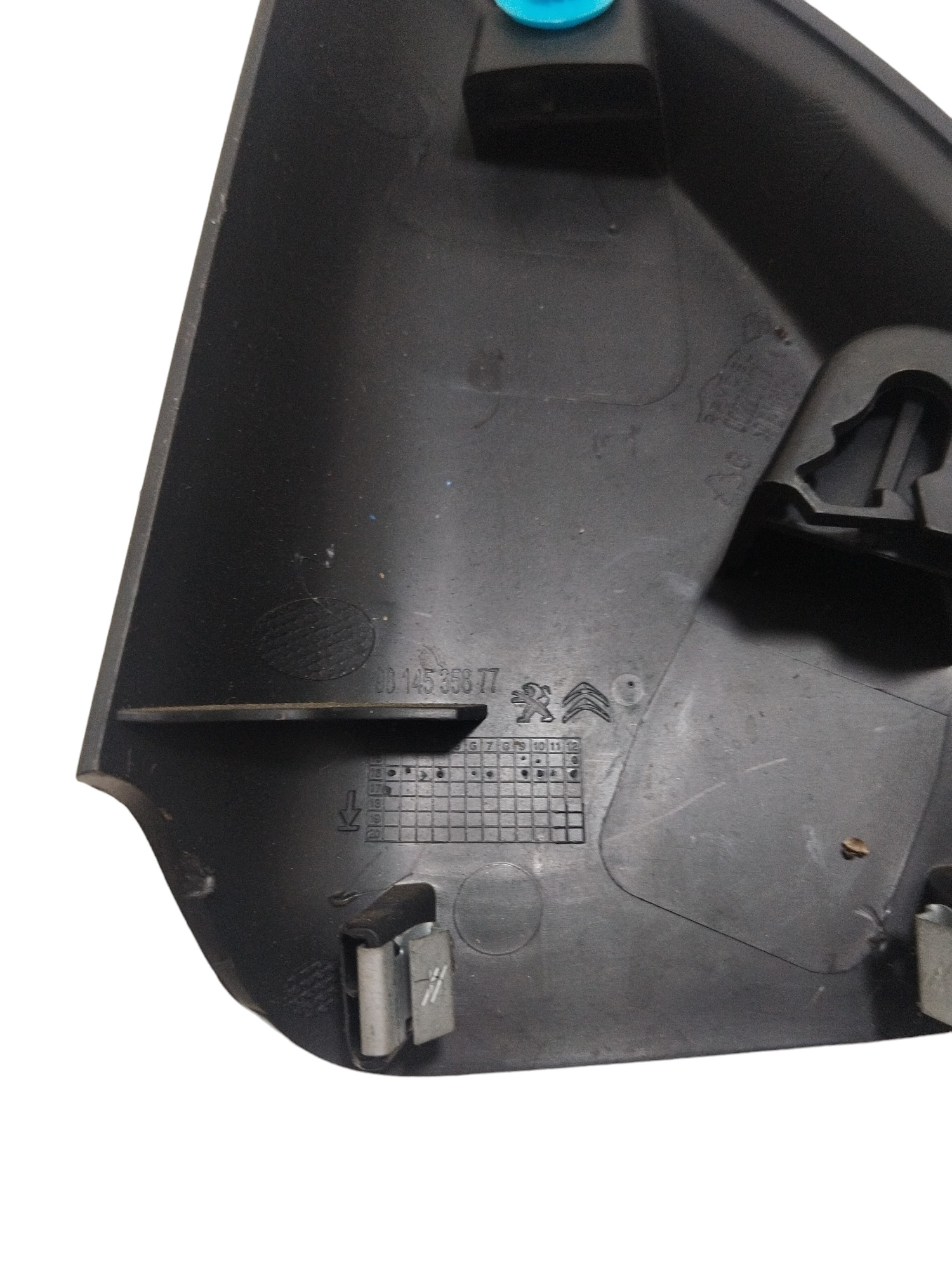 Acabamento Porta Traseira Esquerda Peugeot 3008 1.6 2018 19 – Preto 4