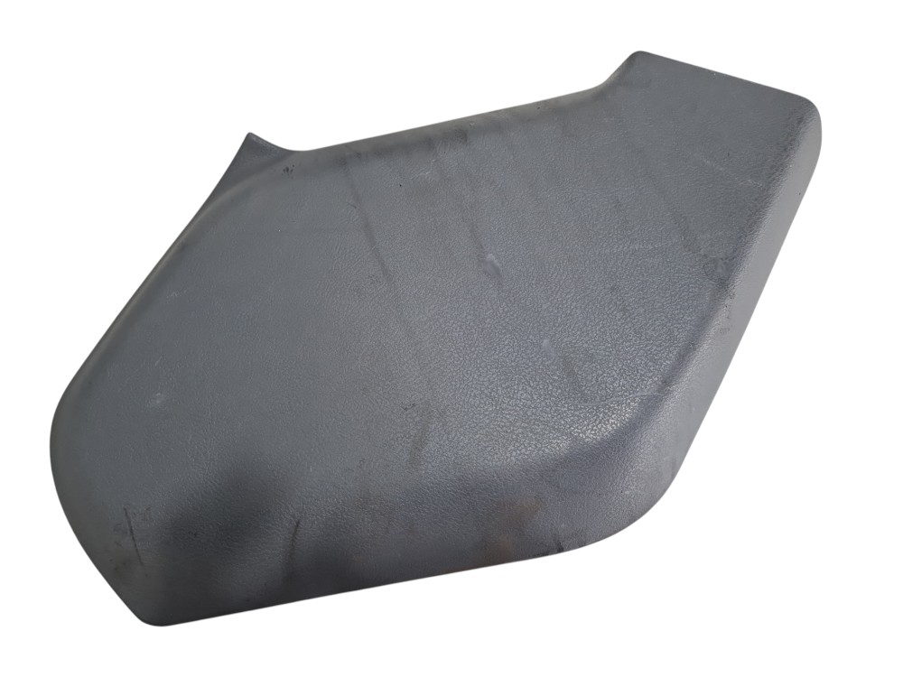 Acabamento forro porta esquerda Volvo VM 330 2021 2022 4