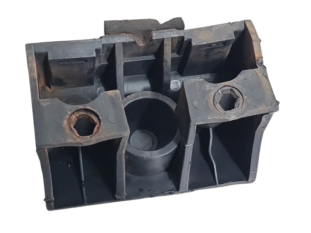 Suporte fixação parabrisa Volvo VM 330 2021 2022 5010353399 6