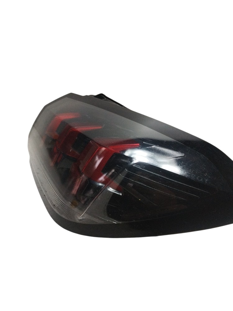 Lanterna traseira Direita do Peugeot 208 2022 ORIGINAL 3