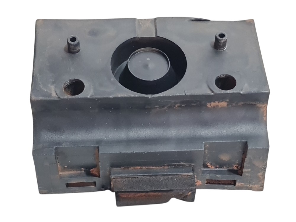 Suporte fixação parabrisa Volvo VM 330 2021 2022 5010353399 4