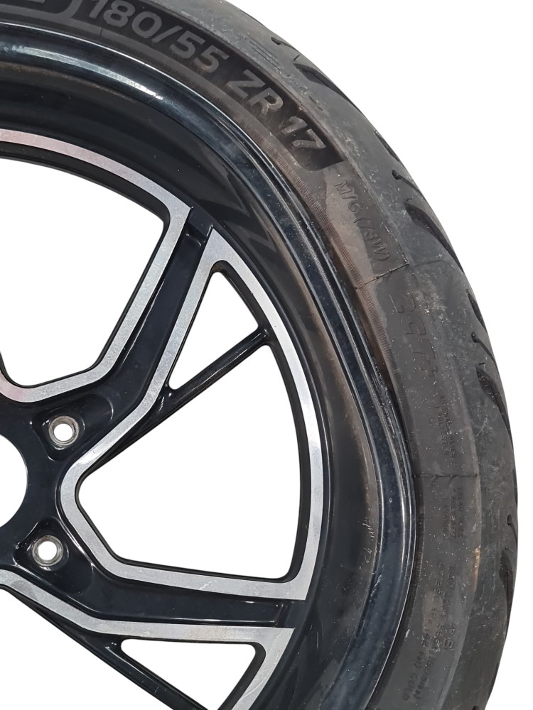Roda traseira BMW RT 1250 2019 C Pneu ROAD 6 180/55 DETALHE 2