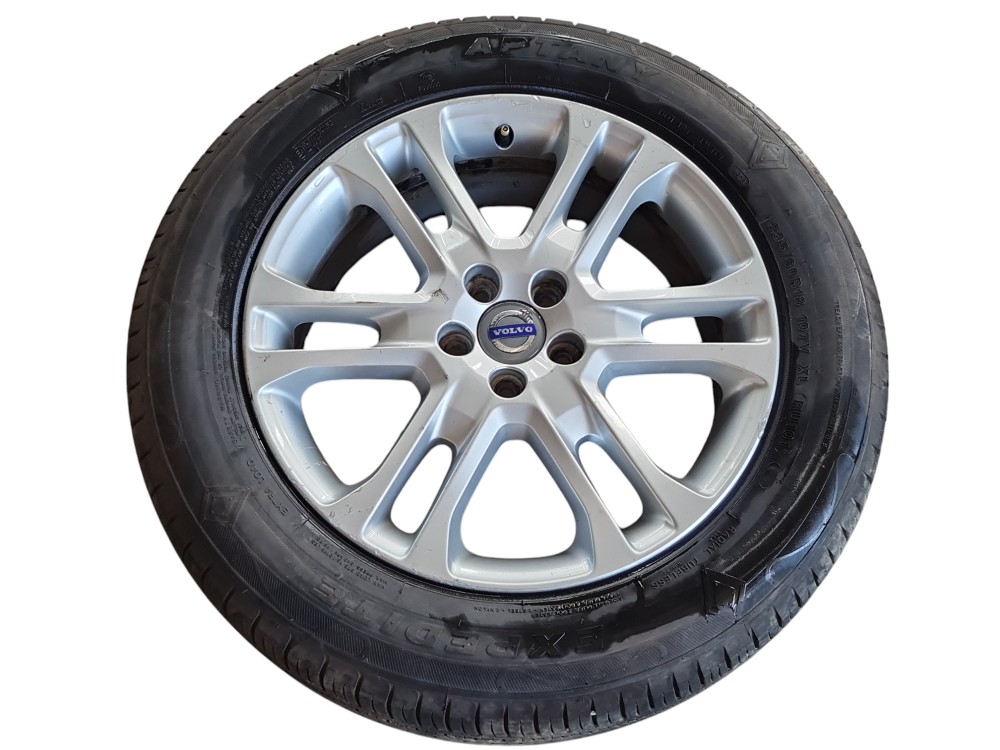 Jogo De Rodas C Pneu Volvo Xc60 2015 235/60r18 Pneus Bons 4
