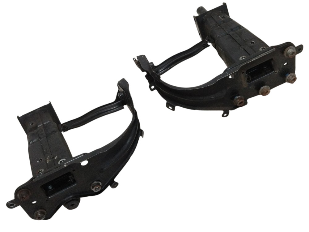 Par de Suporte Para-choque Dianteiro Mercedes CLS 500 2005 1