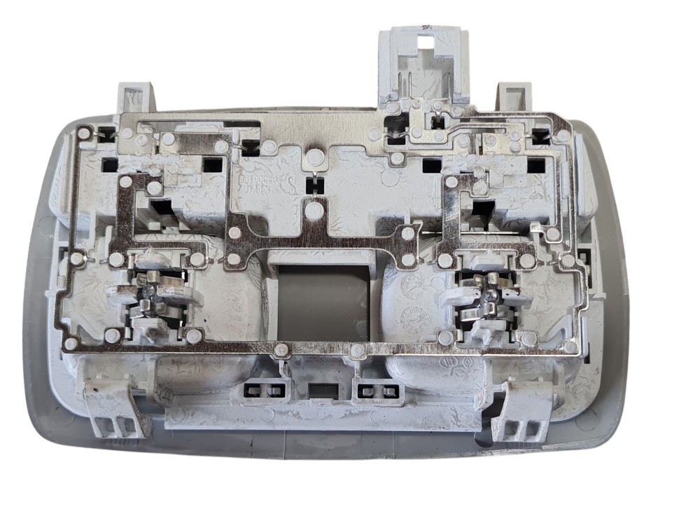 Luz cortesia Renault Kangoo 2025 264307167R ORIGINAL 2