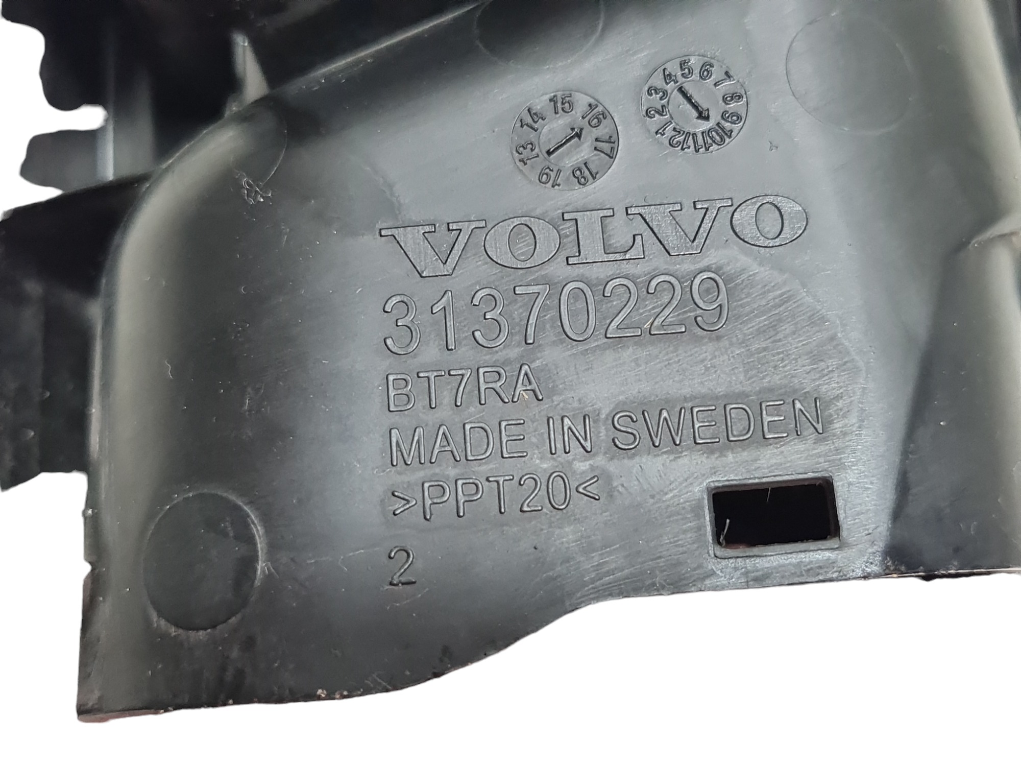 Acabamento Saida Caixa Filtro De Ar Volvo Xc90 D5 2017 6