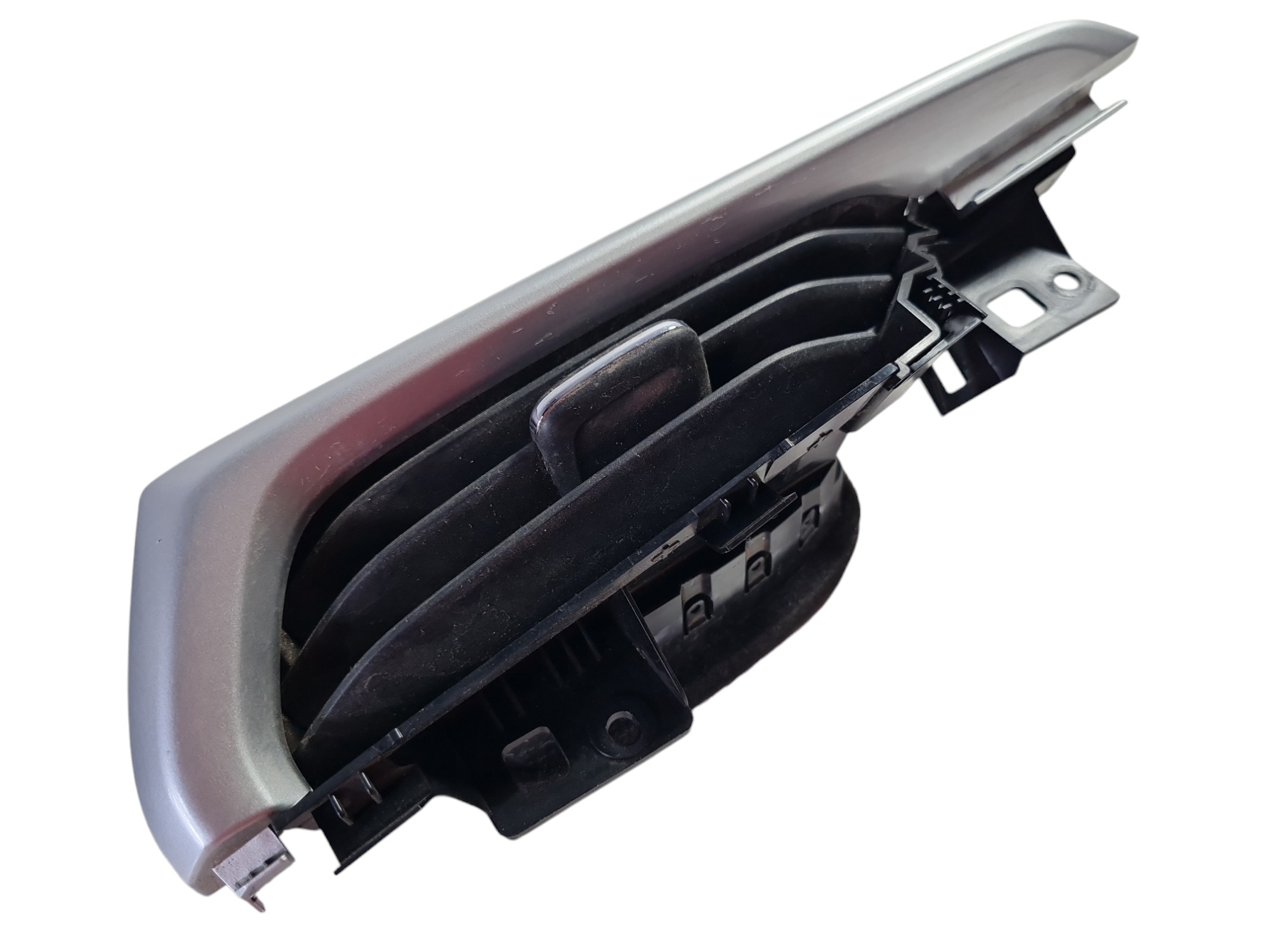 Difusor Ar Gm Tracker 2022 Lado Direito 26302918 2