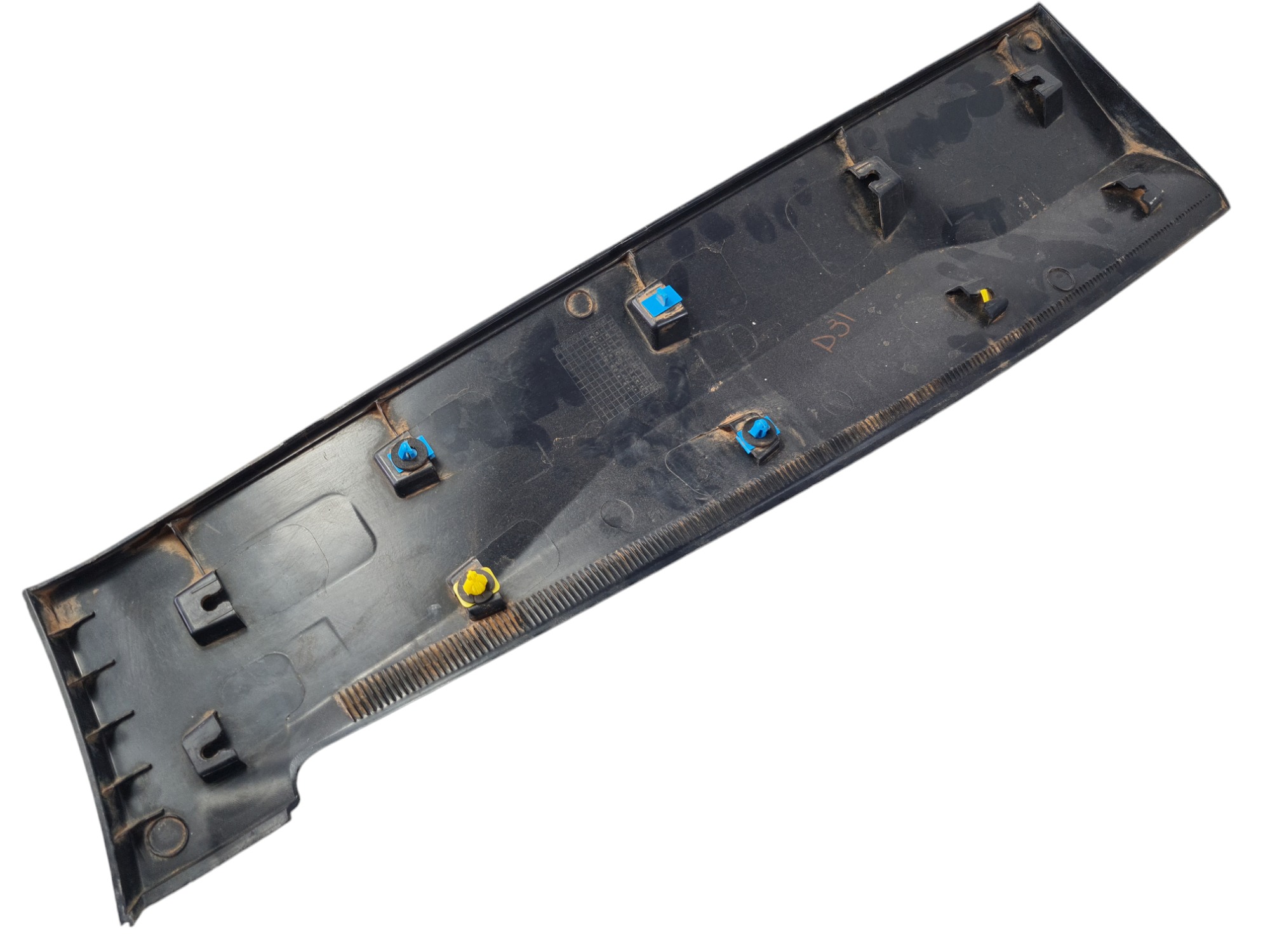 Friso Porta Traseira Direita Gm Tracker 2020 A 2023 Detalhe 5