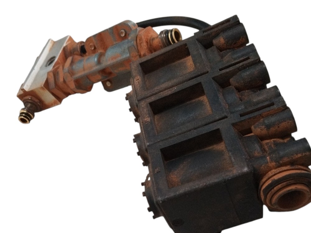 Caixa Válvula Pressão Ar Volvo Vm330 2021 2343993 20375788 3