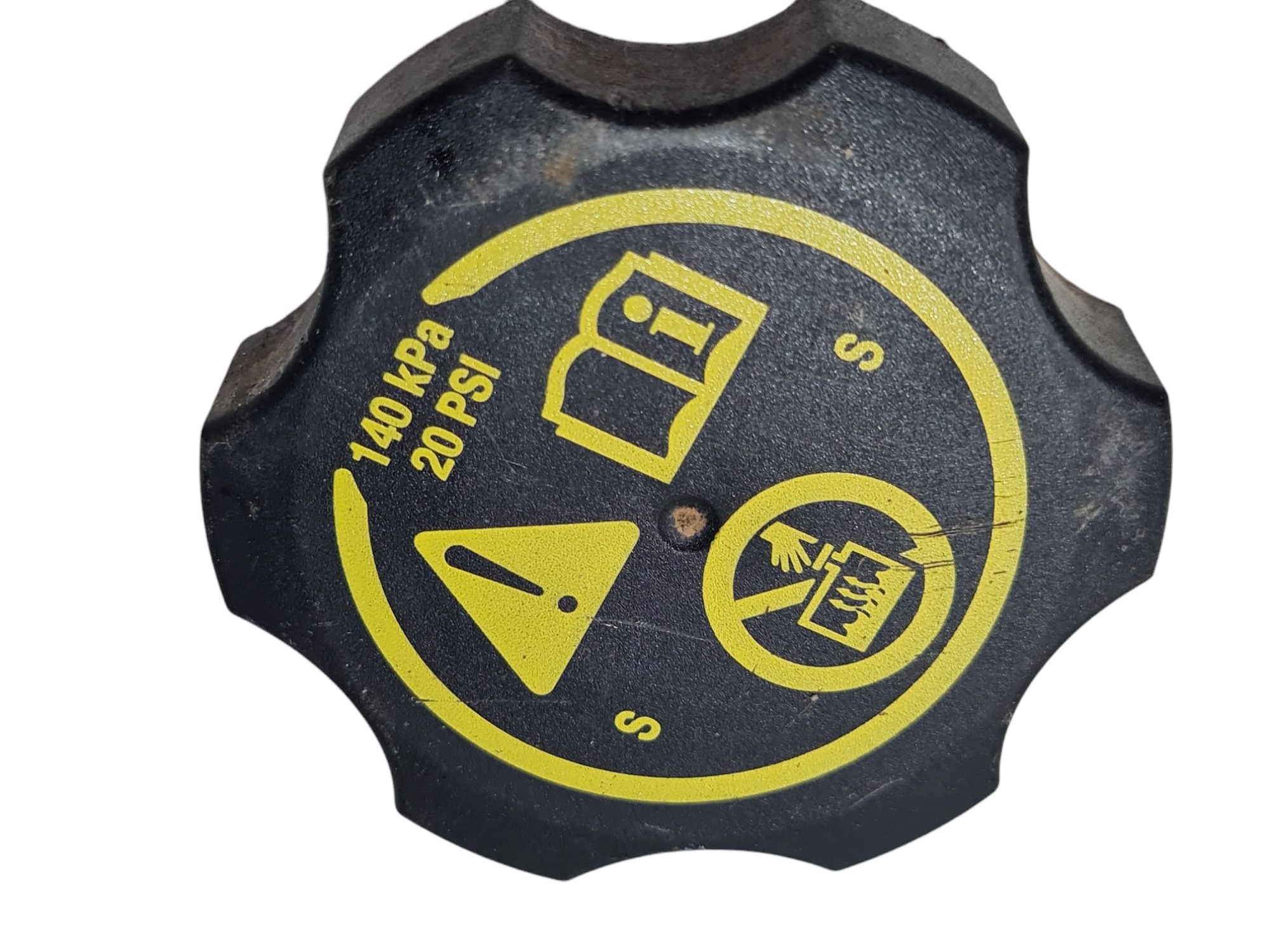 Tampa Reservatorio Gm Tracker / Onix / Cruze 2022 Original 2