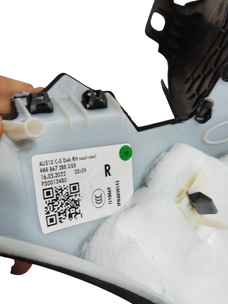 Acabamento Da Coluna Superior Audi Etron 2022 2022 Original 5